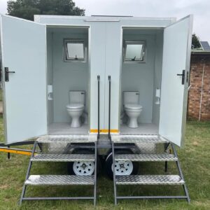 mobile Vip Toilets trailer
